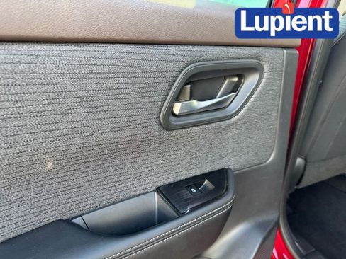 Used 2021 Nissan Rogue SV image 24