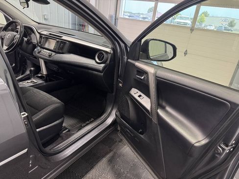 Used 2018 Toyota RAV4 XLE w/ Convenience Package AWD/4WD image 17