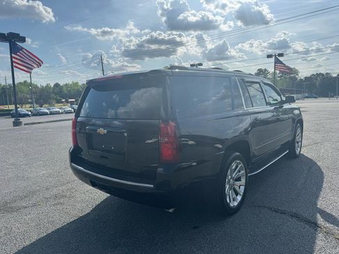 Used 2015 Chevrolet Suburban LTZ image 6