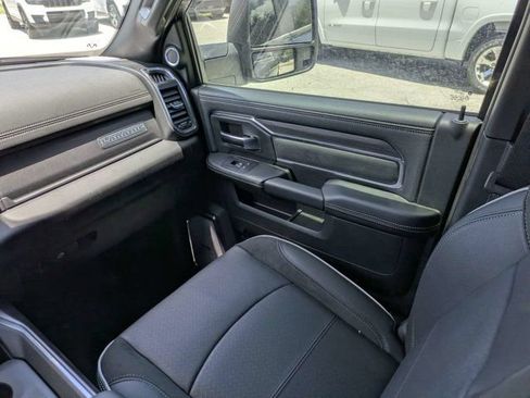 New 2026 RAM 2500 Laramie AWD/4WD image 17