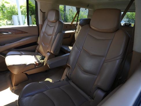 Used 2015 Cadillac Escalade ESV Platinum AWD/4WD image 24
