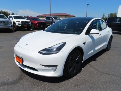 Used 2022 Tesla Model 3 RWD image 3