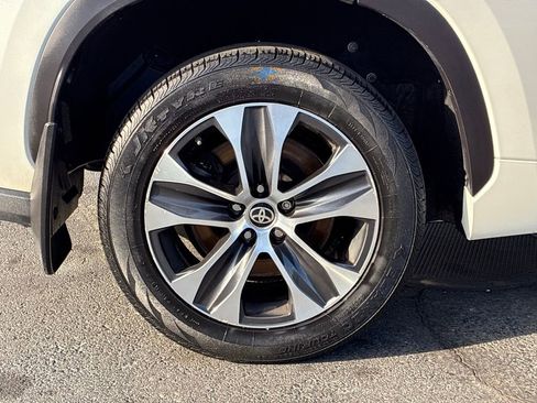 Used 2020 Toyota Highlander XLE image 54