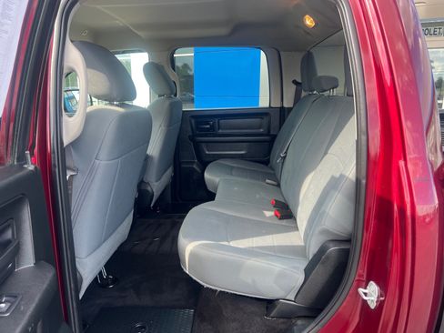 Used 2017 RAM 1500 Express w/ Express Value Package RWD image 9