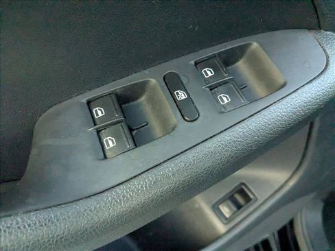 Used 2018 Volkswagen Jetta SE image 8