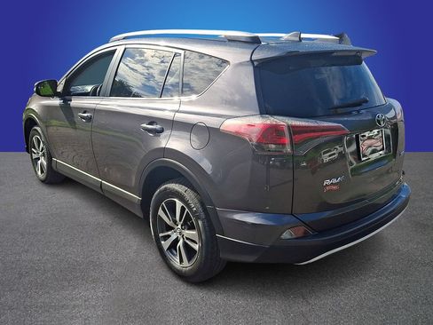 Used 2016 Toyota RAV4 XLE w/ Preferred Accessory Package FWD image 6