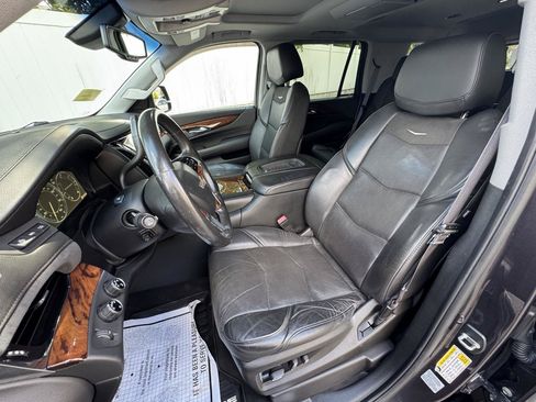 Used 2015 Cadillac Escalade Luxury AWD/4WD image 8