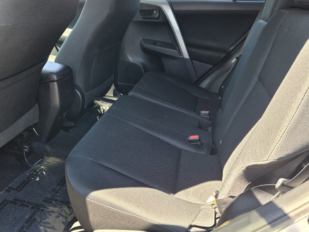 Used 2017 Toyota RAV4 LE FWD image 11