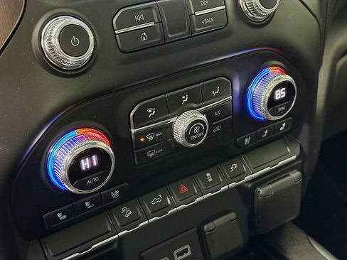 Certified 2021 GMC Sierra 1500 AT4 w/ AT4 Preferred Package image 17
