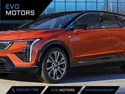 Used 2025 Cadillac Optiq Luxury 1 AWD/4WD image 1