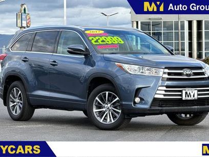 Used 2017 Toyota Highlander SE