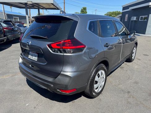Used 2018 Nissan Rogue S FWD image 5