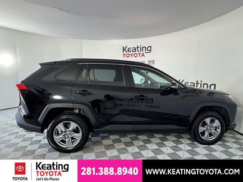 Certified 2025 Toyota RAV4 XLE FWD image 5