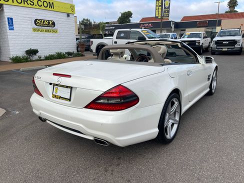 Used 2011 Mercedes-Benz SL 550 image 11