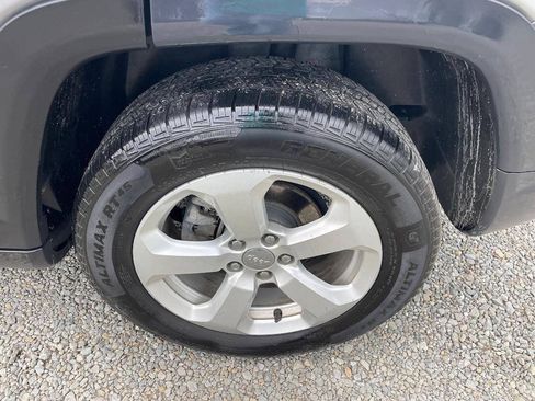 Used 2019 Jeep Compass Latitude w/ Popular Equipment Group AWD/4WD image 27