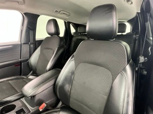 Used 2025 Ford Escape SE FWD image 6