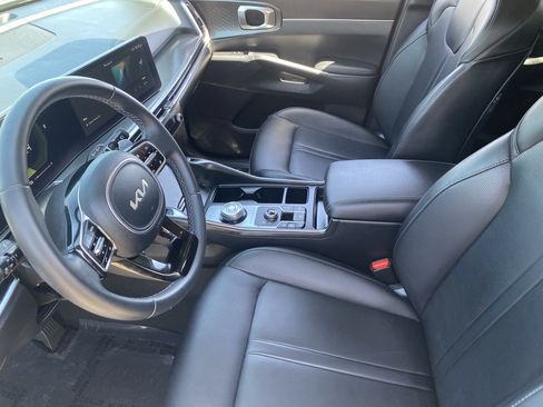 Certified 2025 Kia Sorento EX AWD/4WD image 18