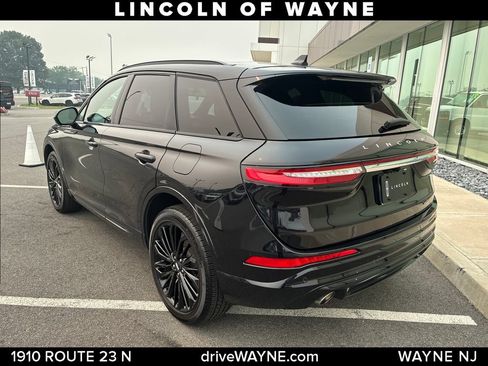 Certified 2023 Lincoln Corsair Reserve AWD/4WD image 4