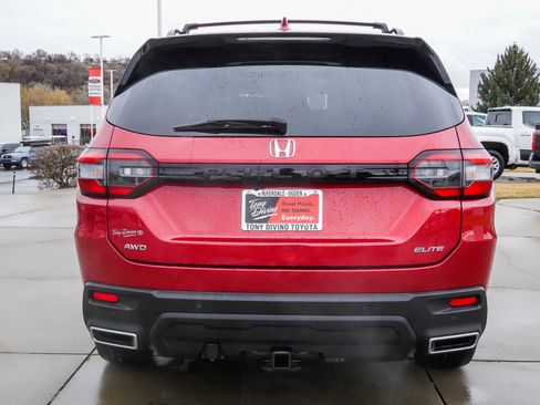 Used 2023 Honda Pilot Elite image 7