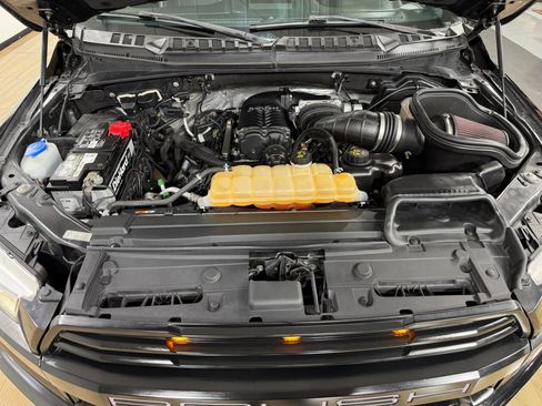 Used 2017 Ford F150 Lariat w/ Equipment Group 502A Luxury AWD/4WD image 12
