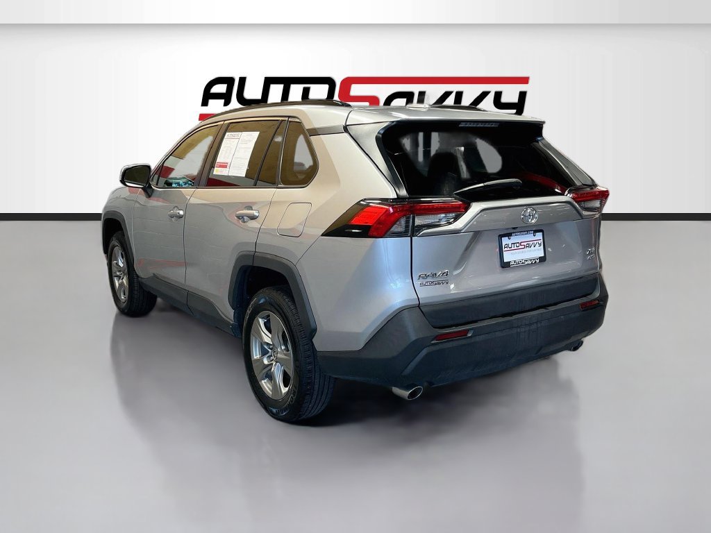 Used 2024 Toyota RAV4 XLE AWD/4WD image 5