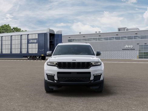 New 2025 Jeep Grand Cherokee L Limited w/ Black Appearance Package AWD/4WD image 6