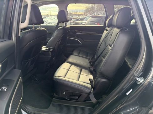 Used 2024 Kia Telluride EX image 25