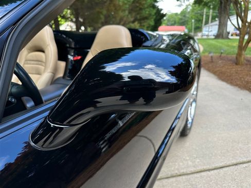 Used 2004 Chevrolet Corvette Convertible w/ Preferred Equipment Group image 19