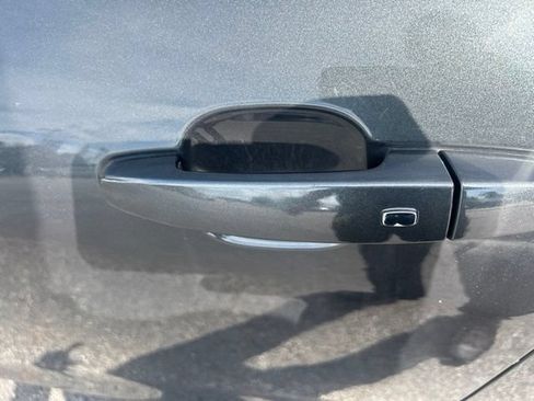 Used 2019 Chevrolet Equinox LS FWD image 21