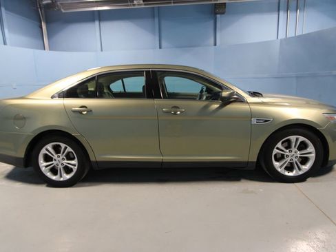 Used 2013 Ford Taurus SEL FWD image 28