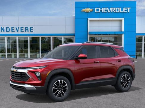 New 2026 Chevrolet TrailBlazer LT w/ LT Cold Weather Package FWD image 2