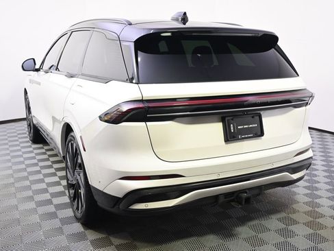 Used 2024 Lincoln Nautilus Reserve w/ Equipment Group 202A AWD/4WD image 4