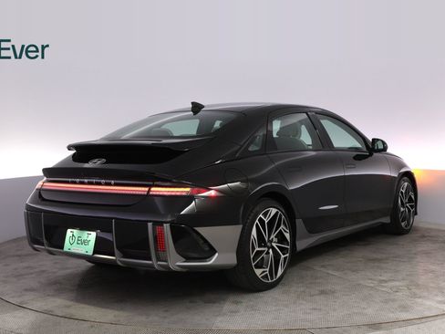 Used 2024 Hyundai Ioniq 6 Limited RWD image 3