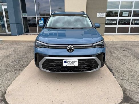 Used 2025 Volkswagen Taos SEL AWD/4WD image 3