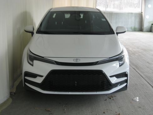New 2026 Toyota Corolla SE image 3