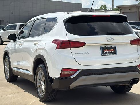Used 2020 Hyundai Santa Fe SE FWD image 3