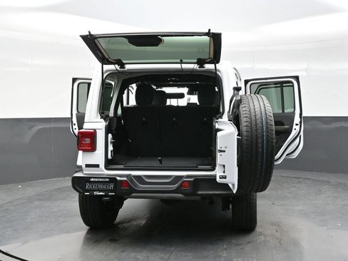 Used 2025 Jeep Wrangler Unlimited Sahara w/ Safety Group AWD/4WD image 43