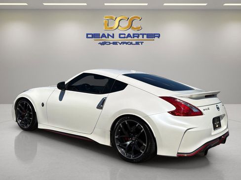 Used 2017 Nissan 370Z NISMO RWD image 3