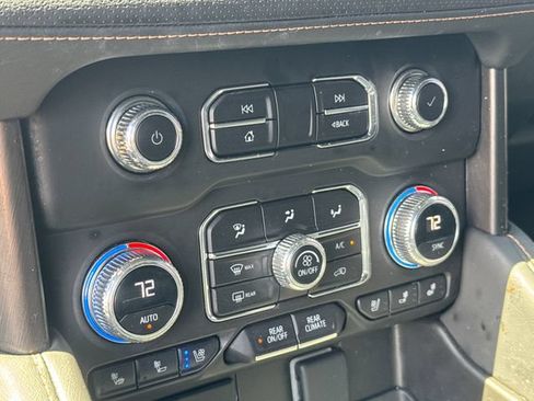 Used 2023 GMC Yukon AT4 w/ Technology Package AWD/4WD image 24