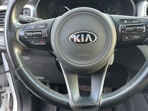Used 2017 Kia Sorento FWD w/ LX Convenience Package image 13