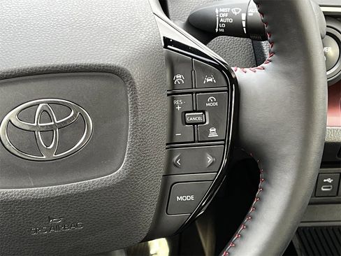 Used 2023 Toyota Prius Prime Premium image 14