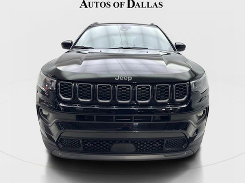 Used 2025 Jeep Compass Latitude w/ Altitude Special Edition image 3