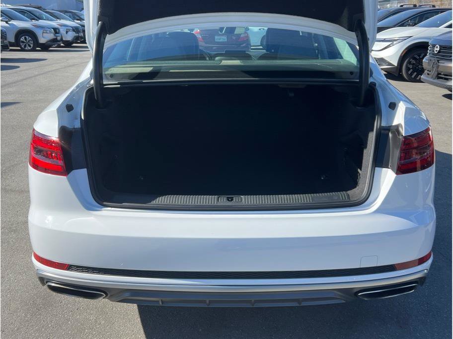 Used 2019 Audi A4 2.0T Premium w/ Convenience Package AWD/4WD image 5