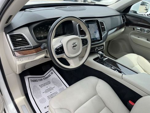 Used 2019 Volvo XC90 T6 Momentum w/ Advanced Package AWD/4WD image 10