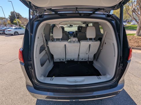 Used 2017 Chrysler Pacifica Touring-L Plus w/ Advanced Safetytec Group image 15