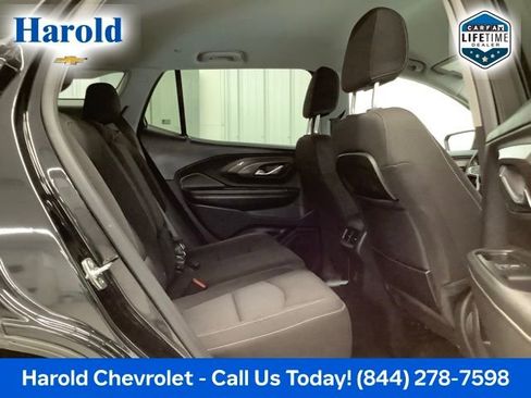 Used 2024 GMC Terrain SLE image 9
