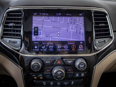 Used 2020 Jeep Grand Cherokee Limited image 41