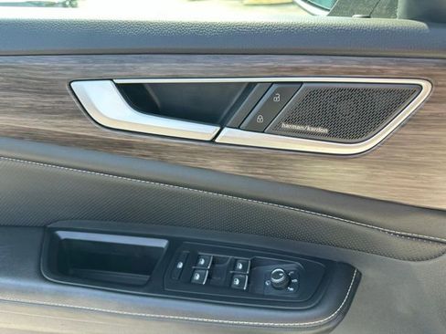 Certified 2024 Volkswagen Atlas SEL Premium R-Line image 23