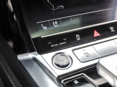 Used 2022 Audi e-tron Premium Plus AWD/4WD image 67