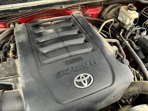 Used 2016 Toyota Tundra SR5 w/ TRD Off Road Package AWD/4WD image 32